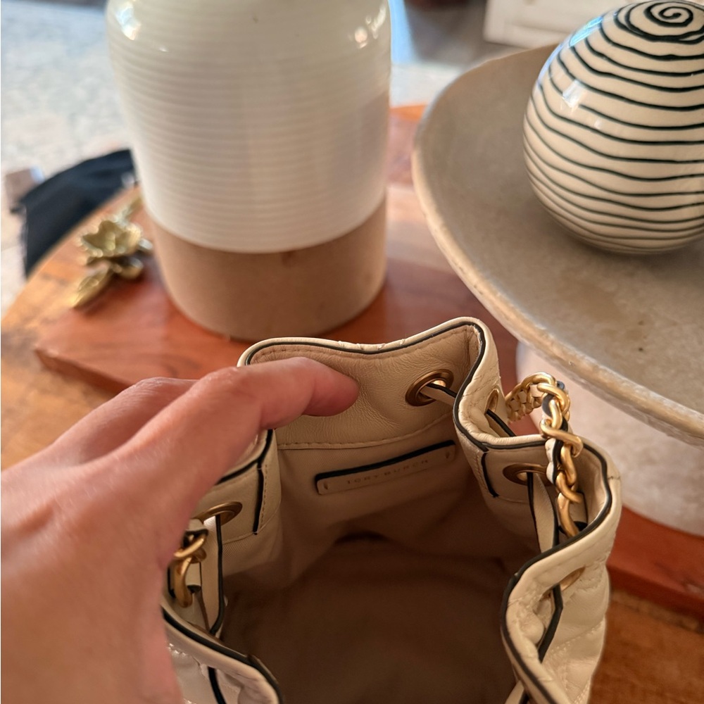 Tory Burch Cream Quilted Mini Bag with Gold Chain - Picture 5 of 6